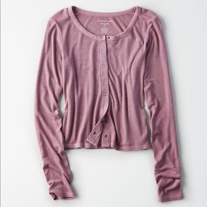 AE long sleeve snap front Henley t-shirt